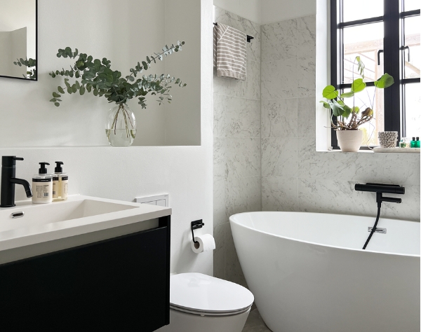 Plaatsing van badkameraccessoires